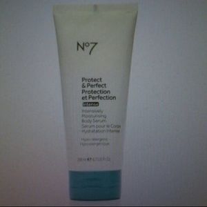 No7  intensively Moisturizing Body Serum